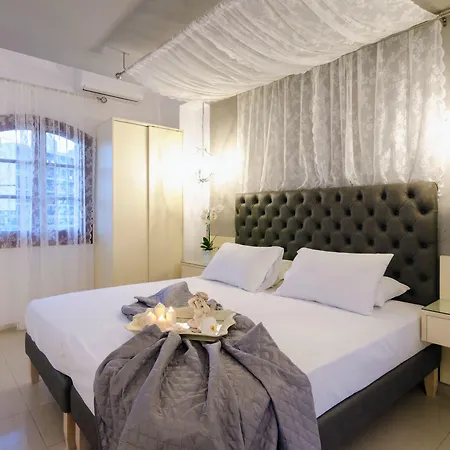 מלון Stelios Gardens 3*