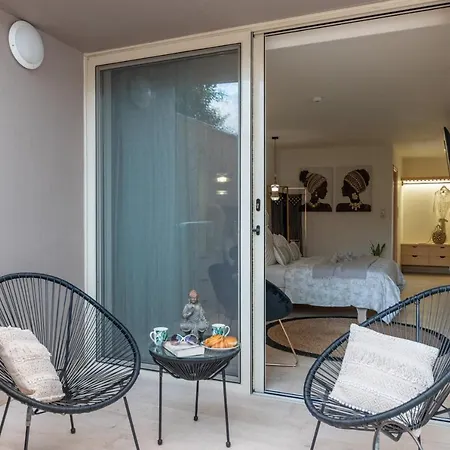 Stelios Gardens מלון מאליה